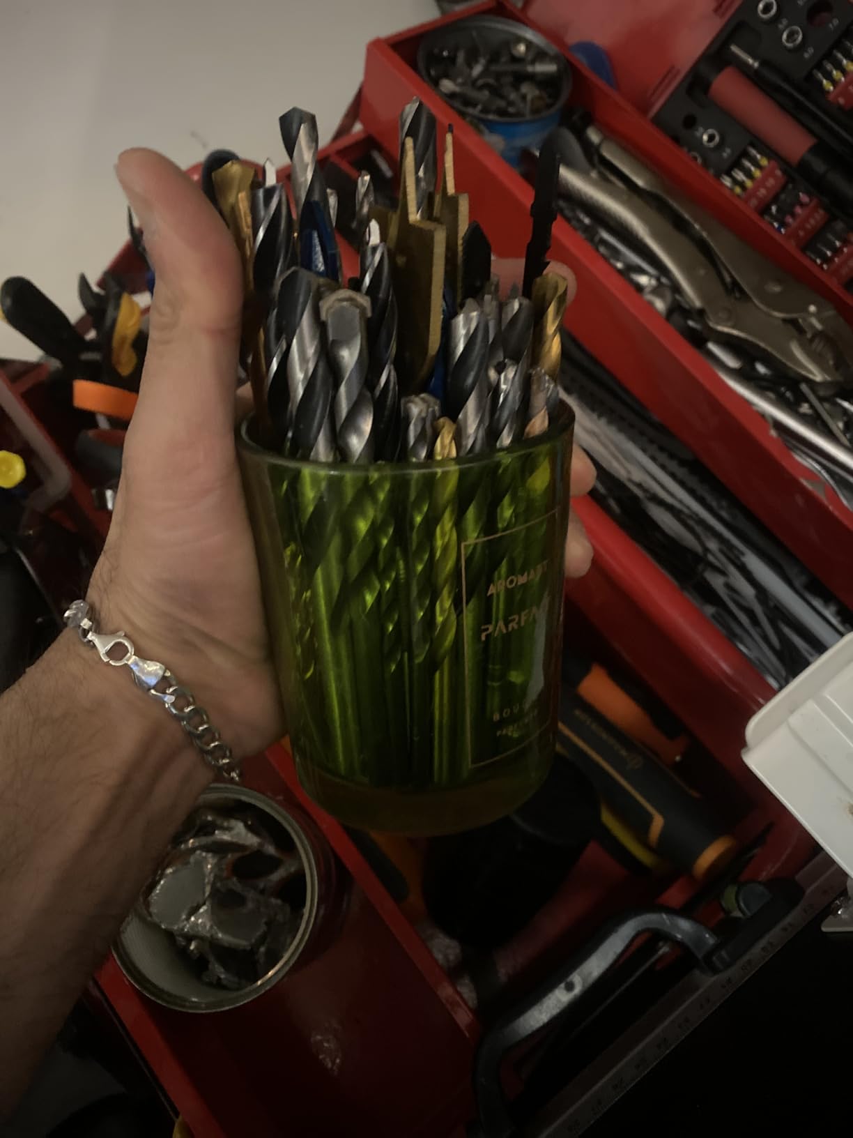 Bohrt wie durch Butter