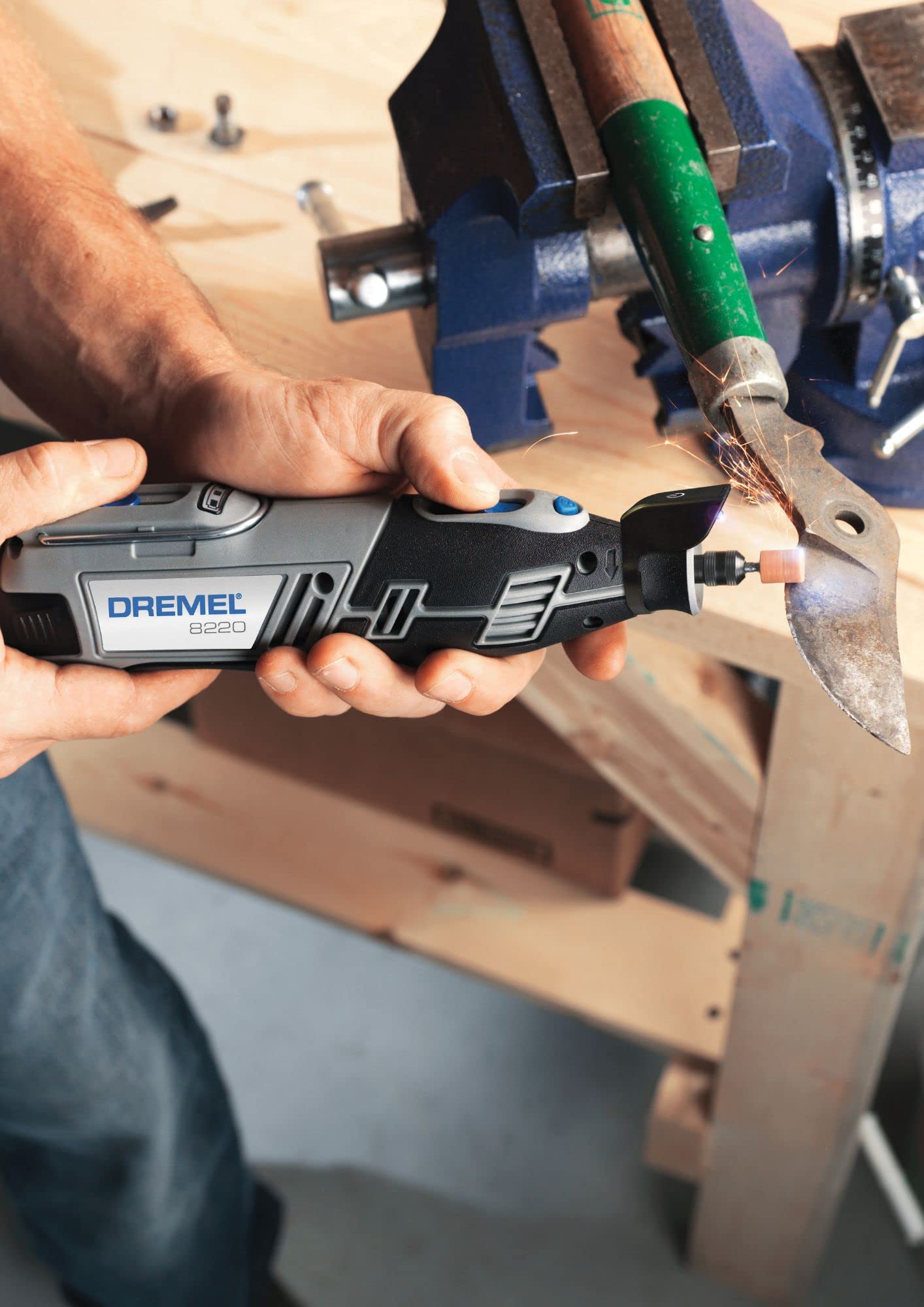 dremel-8220-5-65-akku-multifunktionswerkzeug-platin-edition-12v-2x-2-0-ah-akku-6 image 2