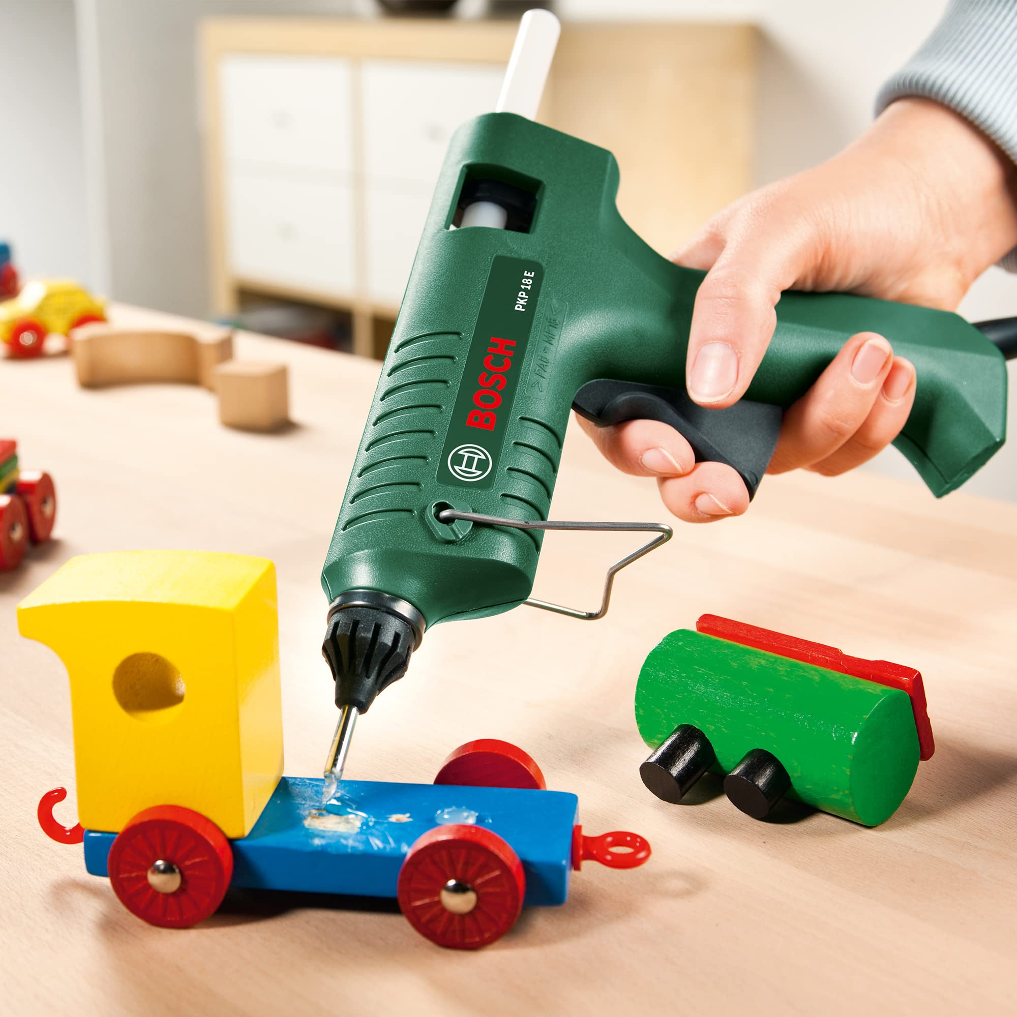 bosch-pkp-18-e-klebepistole-240-v-mit-extralanger-d-se-inkl-bosch-klebesticks-ul image 5
