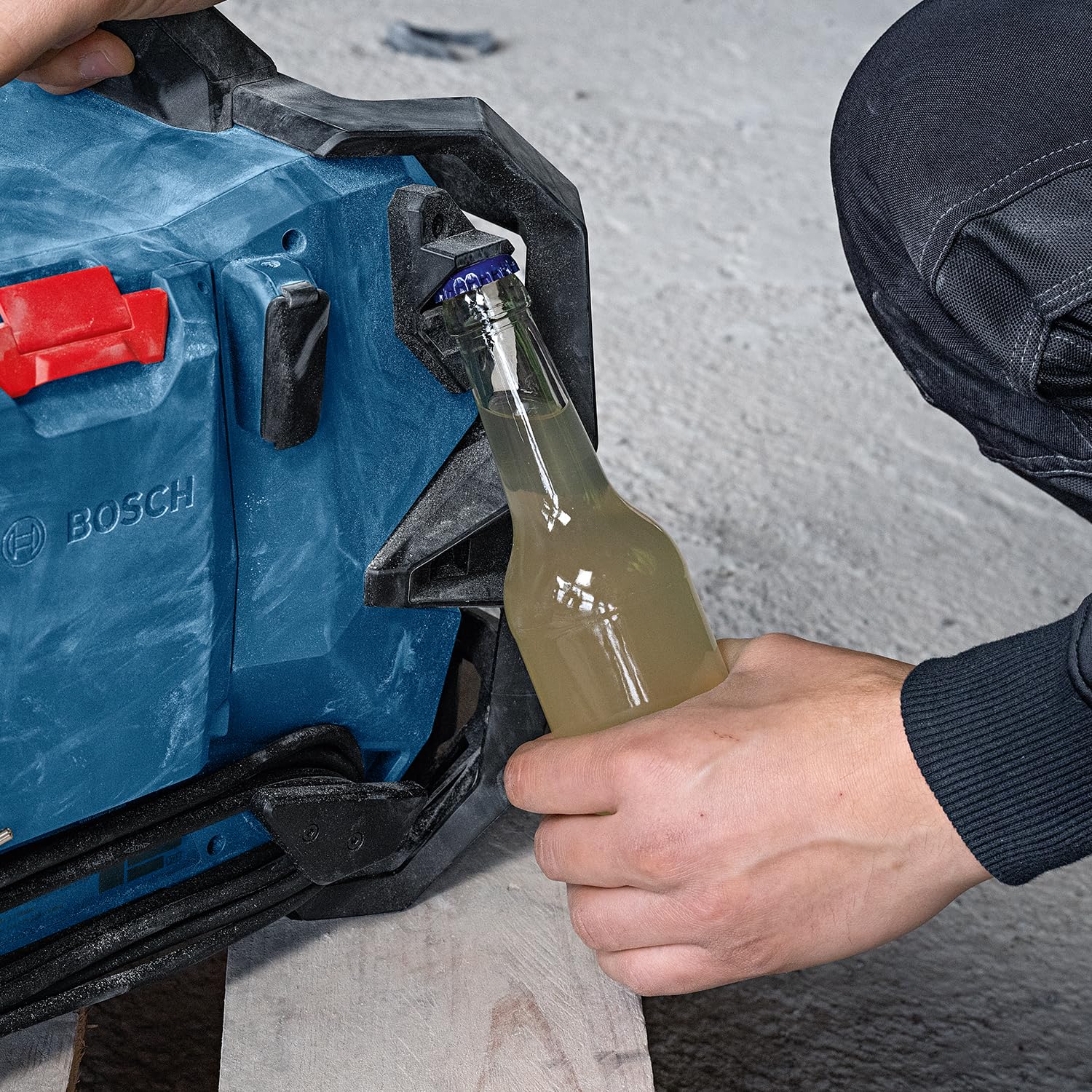 bosch-professional-18v-12v-system-akku-baustellenradio-gpb-18vh-6-src-mit-dab-bl image 2