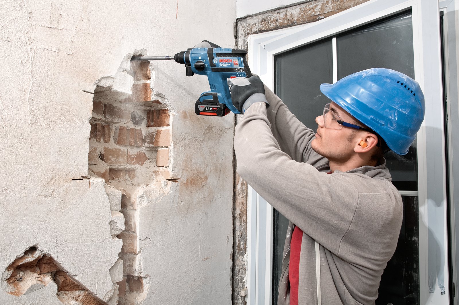 bosch-professional-gbh-18-v-ec-akku-bohrhammer-mit-sds-plus-18-v-2x4-0-ah-akku-e image 4